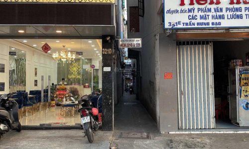 Bán nhà hẻm Trần Hưng Đạo, Quận 1, gần phố Bùi Viện