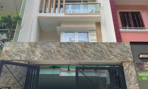 Bán gấp nhà Q5, đường Cao Đạt, 68m2 (5m x 13,6m). Nhà mới vào ở liền được