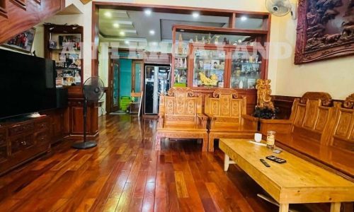 Nhà đẹp 4 tầng ngay Vincom Thủ Đức, ngang 5m, hoàn công đủ, gần công viên cách 3 căn ra Võ Văn Ngân