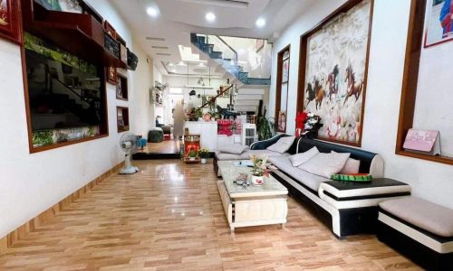 Ngộp! Nhà đường Tôn Thất Thuyết, Q4, DT 55m2, SHR