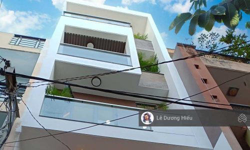 Bán nhà 1 sẹc Đoàn Văn Bơ 26m2 bề ngang 3,1m. Nhà đẹp và mới 5 tầng. Hẻm 4m. Cách Q1 chỉ 1km