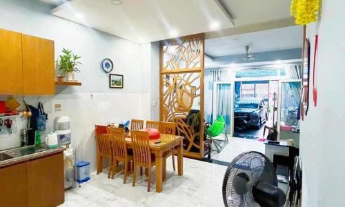 Nhà phố 105m2, 3 tầng, 4 phòng ngủ, đường Lê Văn Thịnh, Quận 2