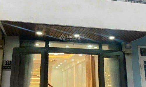 Cần vốn ra nhanh giá hơn 2.2 tỷ căn nhà 3 tầng Nguyễn Trãi, Quận 5 hẻm 5m. Sổ hồng riêng