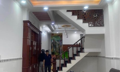 Bán gấp nhà Hoàng Diệu, Q4, 52m2, hẻm xe hơi, SHR