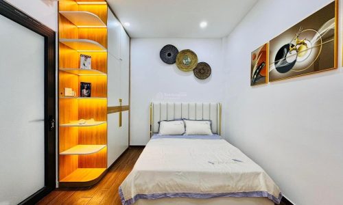 Ngộp vốn hạ giá cần bán nhà đường Hai Bà Trưng, Bến Nghé, Quận 1. 67,2m2 (5,6m x 12m)