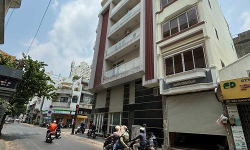 Bán gấp nhà mặt tiền Triệu Quang Phục P11 Q5