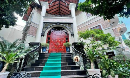 Định cư nước ngoài cần bán gấp biệt thự mặt tiền khu đường hoa Phan Xích Long 49 tỷ. (10x16m)